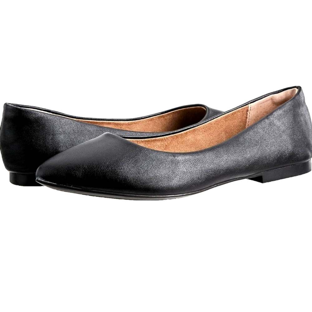 Pointy toe flats